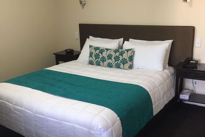 Room 13 of 21