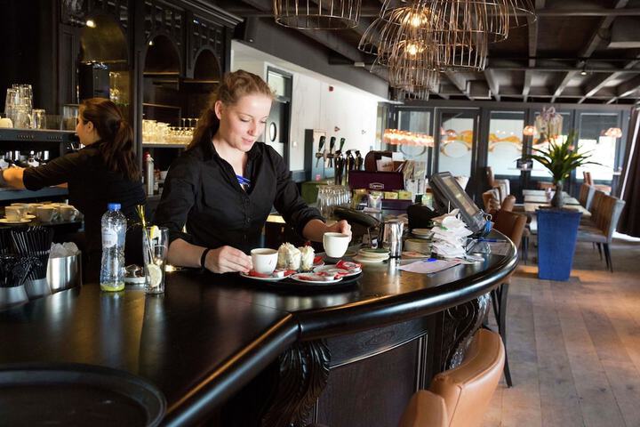 Dining 23 of 40