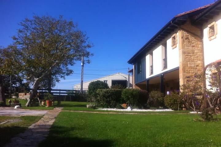Hotel Exterior 33 of 46