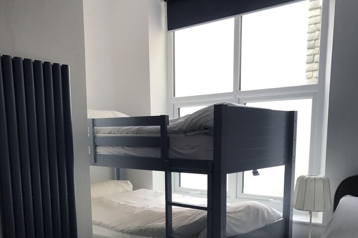 Room 28 of 62