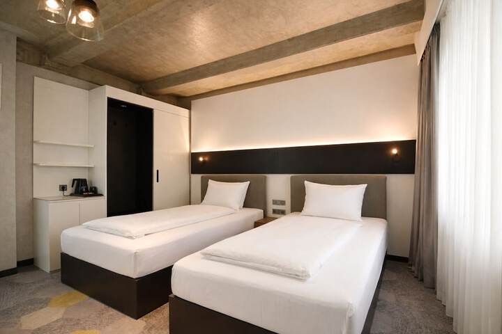 Room 15 of 59