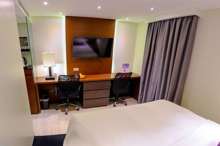 Room 12 of 67