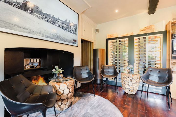 Lounge 70 of 73