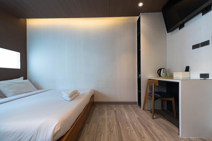Room 4 of 25