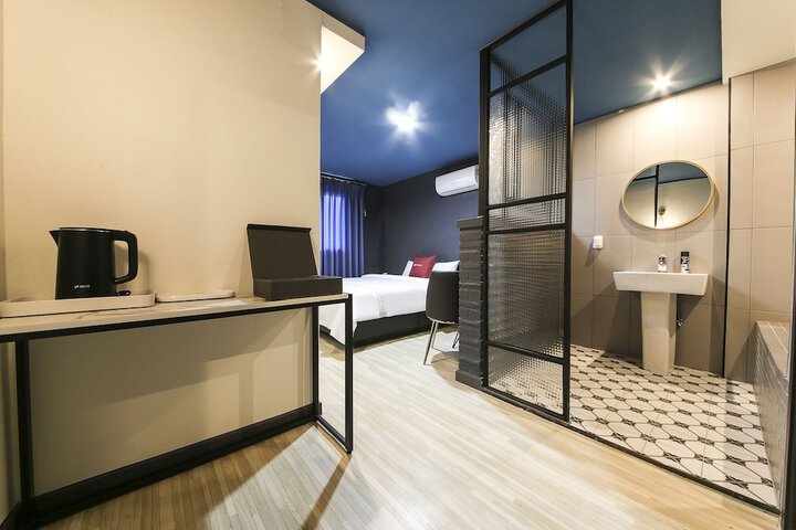 Room 12 of 29