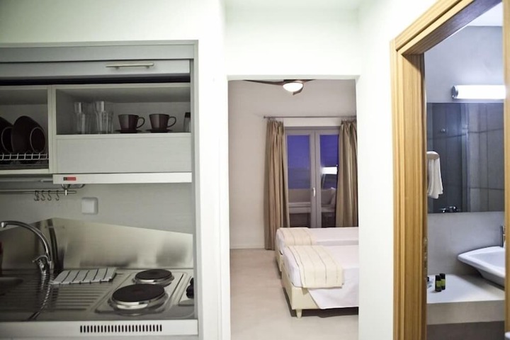 Room 15 of 48