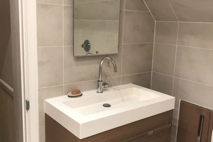 Room 7 of 18