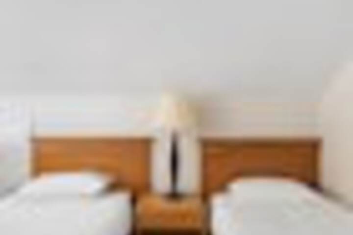 Room 473 of 984