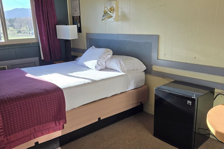 Room 10 of 37