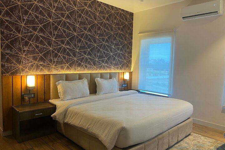 Room 10 of 40