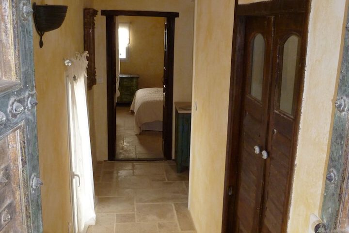 Room 4 of 34