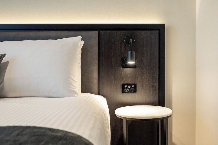 Room 4 of 25