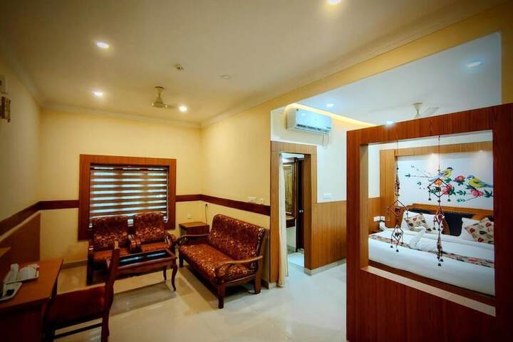 Room 3 of 20