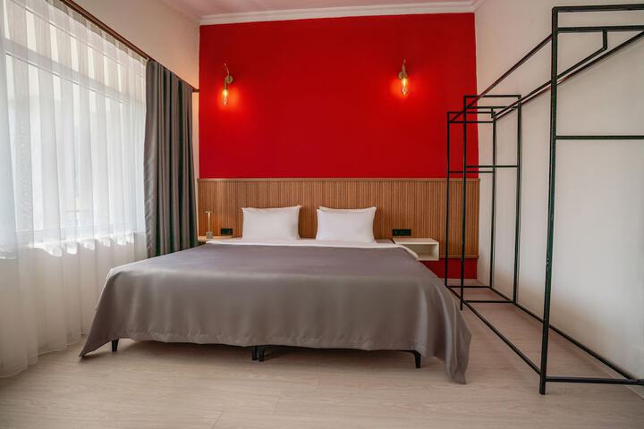 Room 2 of 31