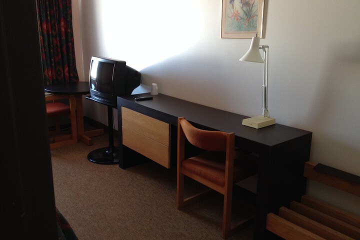 Room 7 of 16