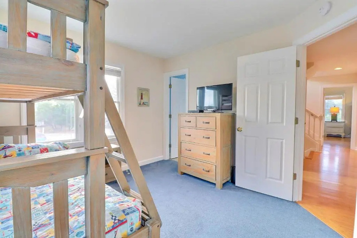 Room 6 of 22