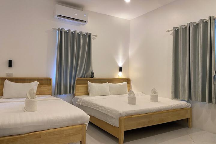Room 9 of 15