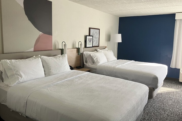 2 Queen Beds (4 of 8)