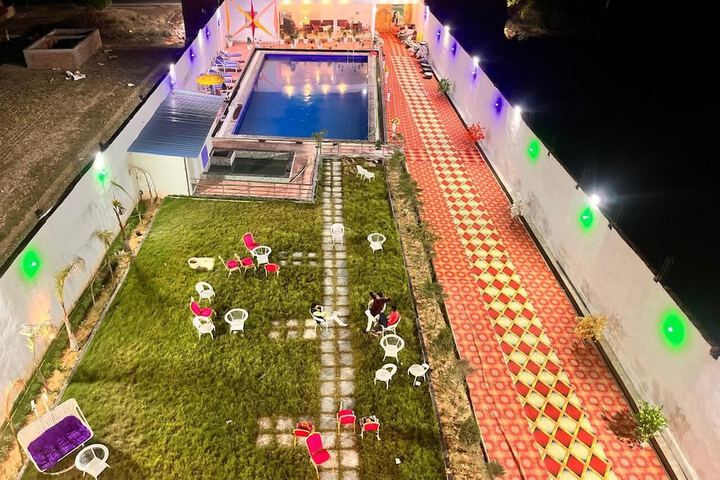 Pool 60 of 69