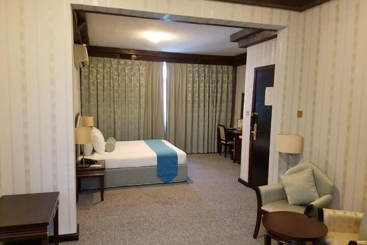 Room 13 of 30