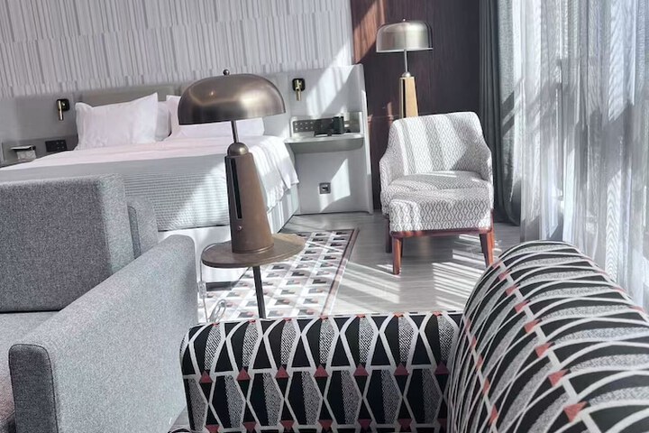 Room 15 of 43
