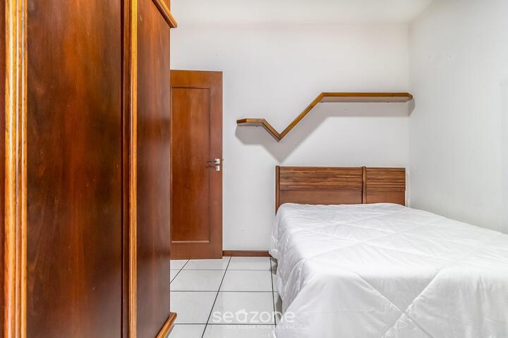 Room 12 of 39