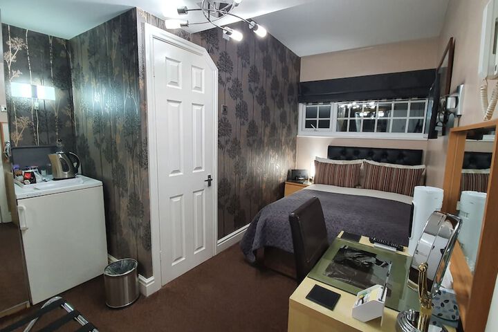 Room 10 of 22