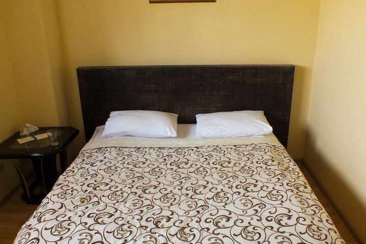 Room 5 of 62
