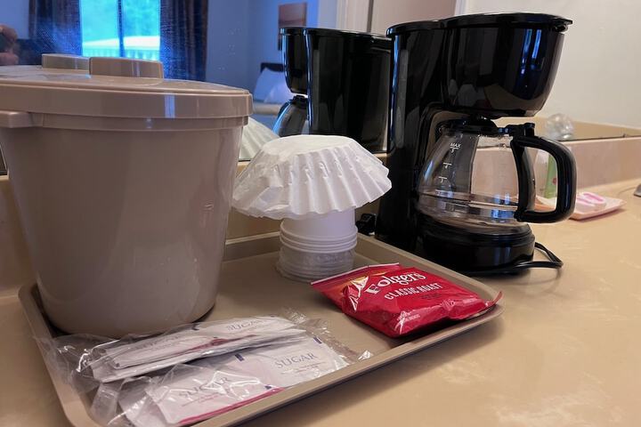 Breakfast/Coffee Service 10 of 19