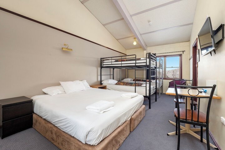 Room 30 of 63