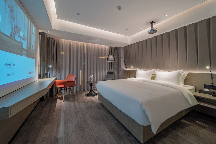 Room 5 of 39