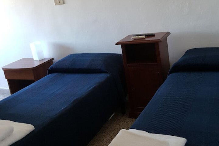 Room 6 of 48