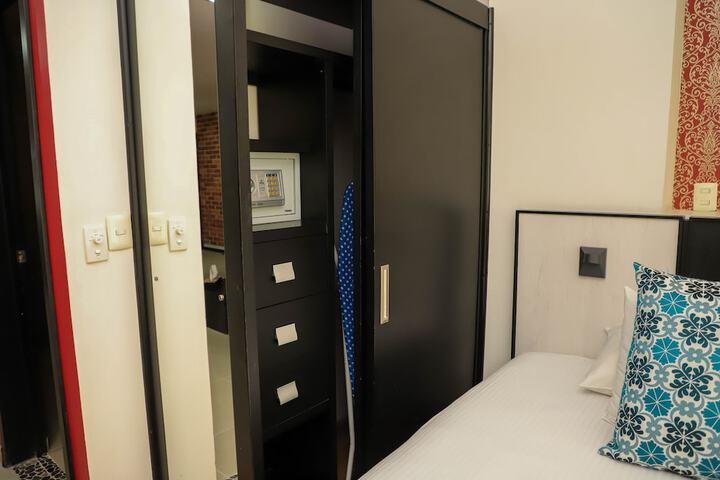 Room 9 of 123