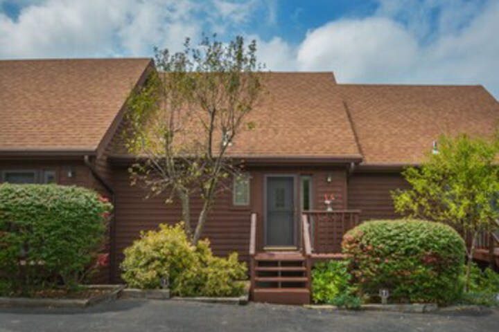 Image of Sunplace 3 Bedroom Townhome #07