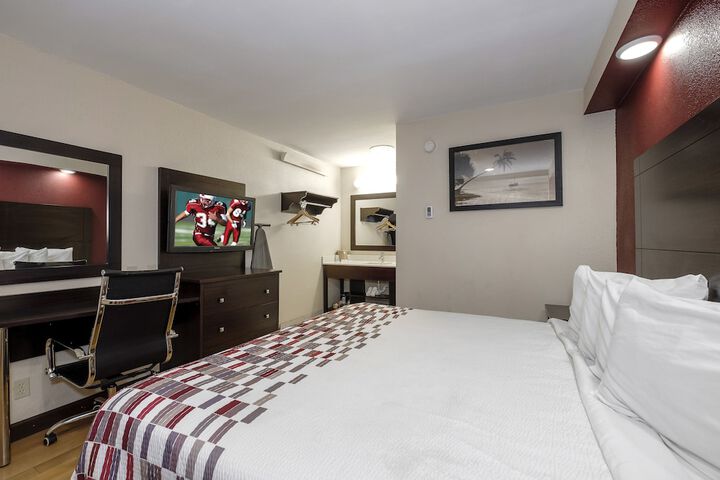 1 King Bed (13 of 21)
