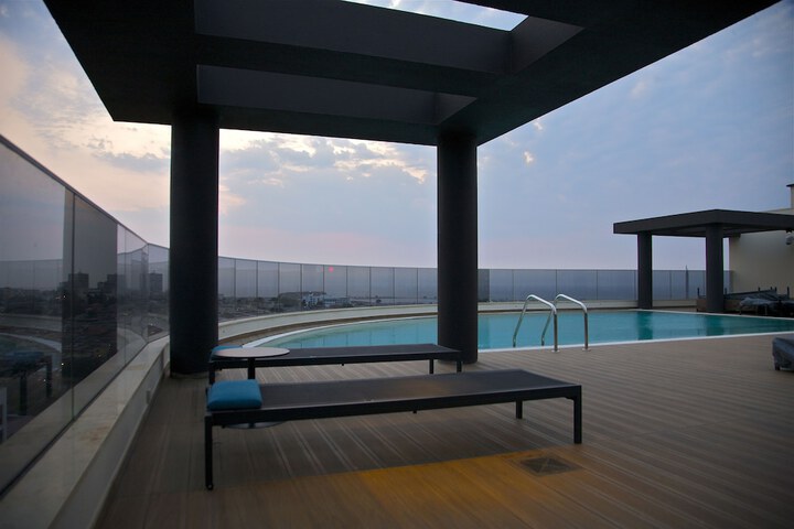 Pool 24 of 37
