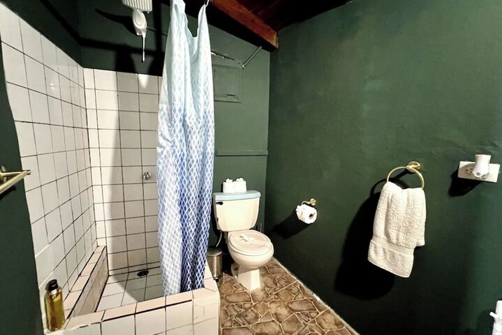 Room 9 of 22