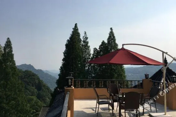 Qingcheng Ruihong International Hotel & Resort