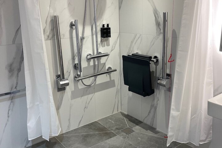 Room 10 of 35