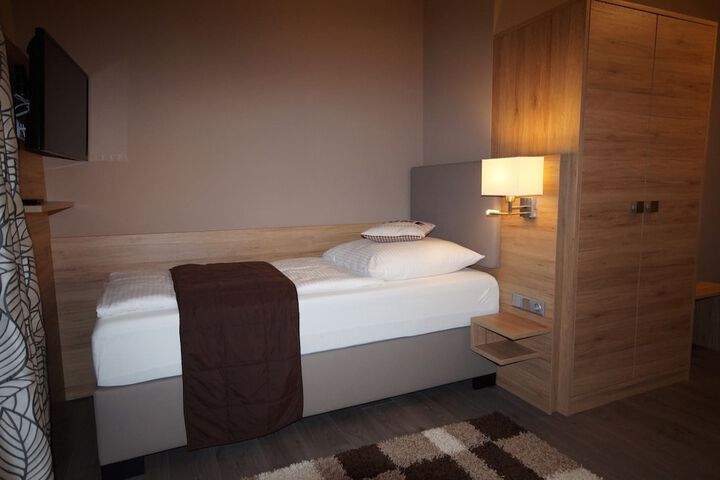 Room 28 of 72