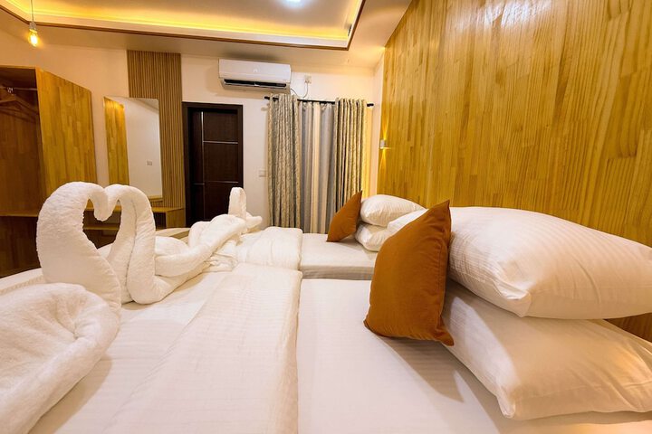 Room 4 of 11