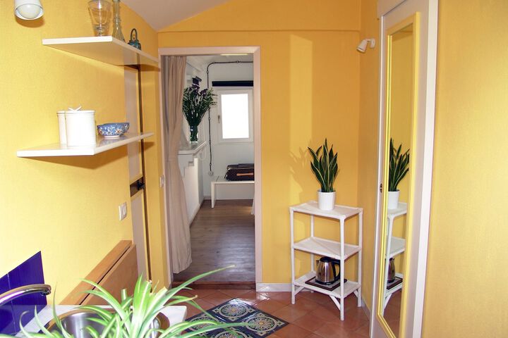 Room 3 of 74