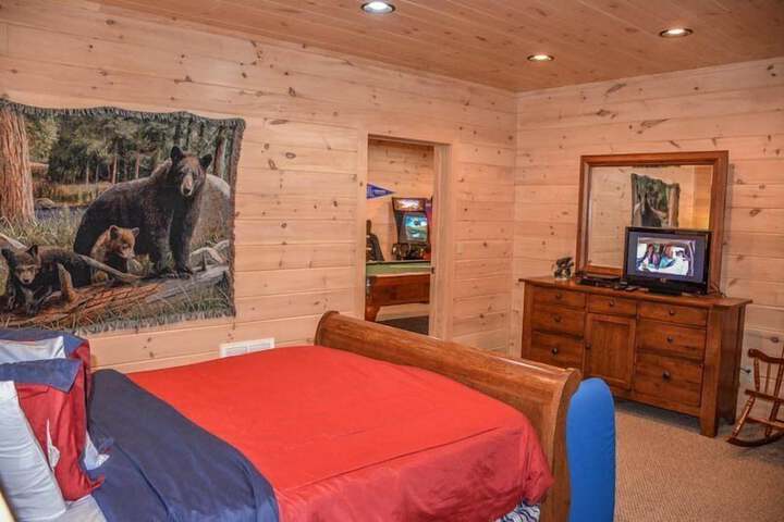 Room 2 of 16