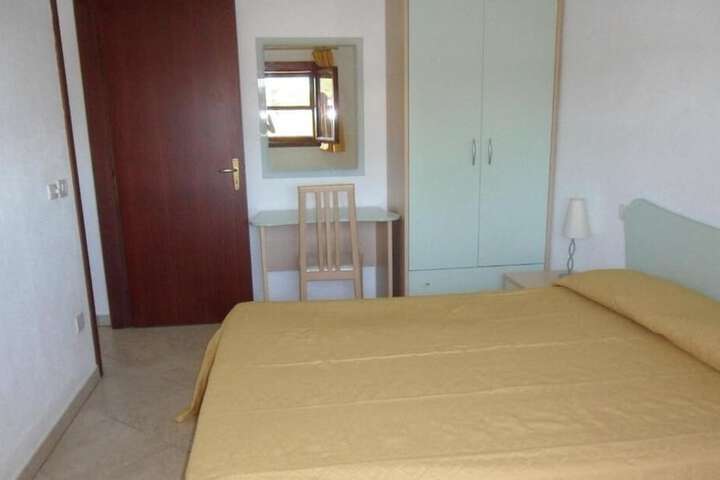 Room 6 of 52