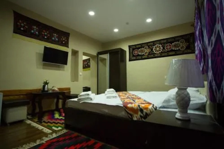 Room 3 of 16