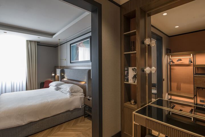 Room 27 of 131