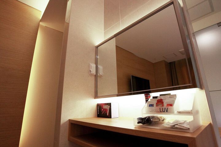 Room 21 of 21