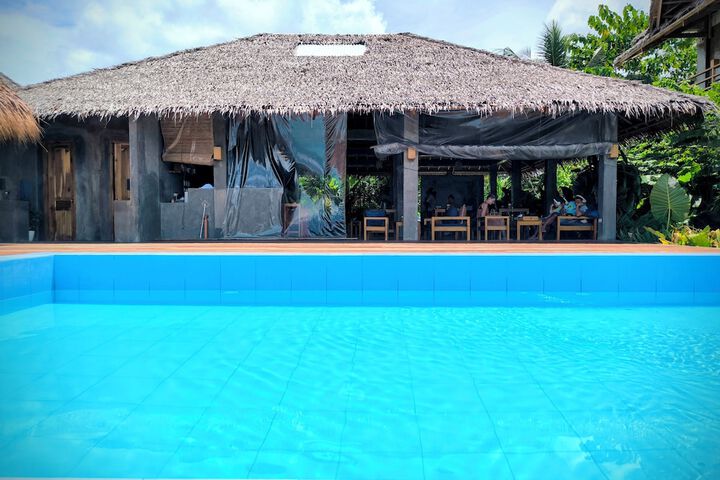 Pool 19 of 32