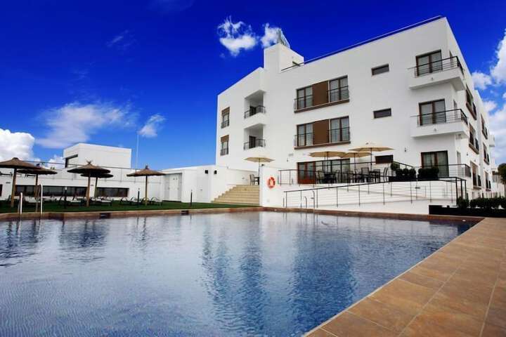 Hotel Pool