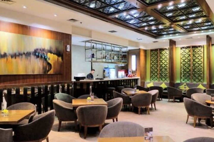 Lounge 90 of 115